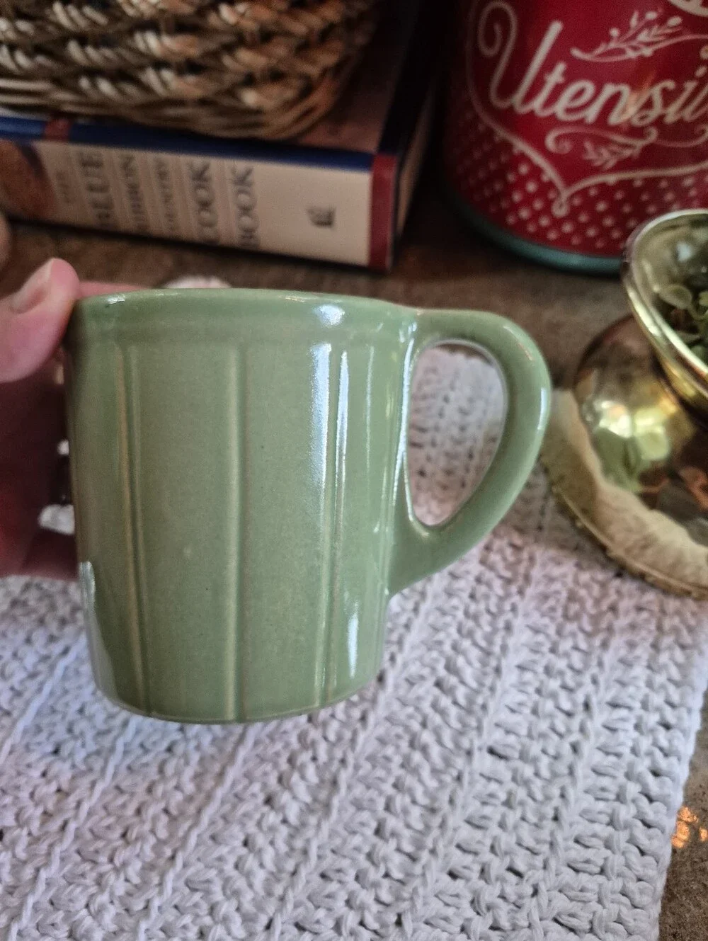 VINTAGE RRP Co. ROBINSON USA RANSBOTTOM POTTERY GREEN Roseville Ohio MUG